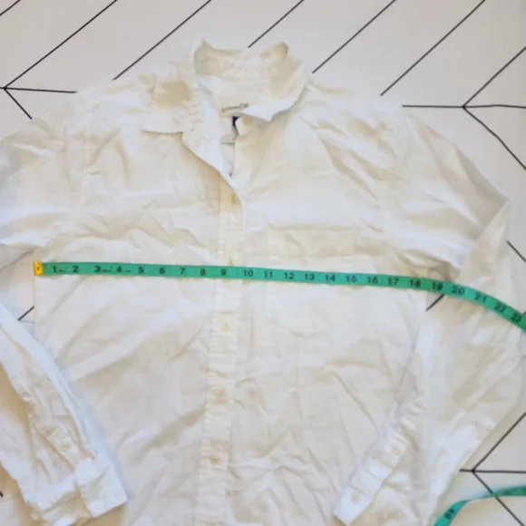 Universal Thread women's white button-down long-sleeve shirt, size XS. - Picture 3 of 7
